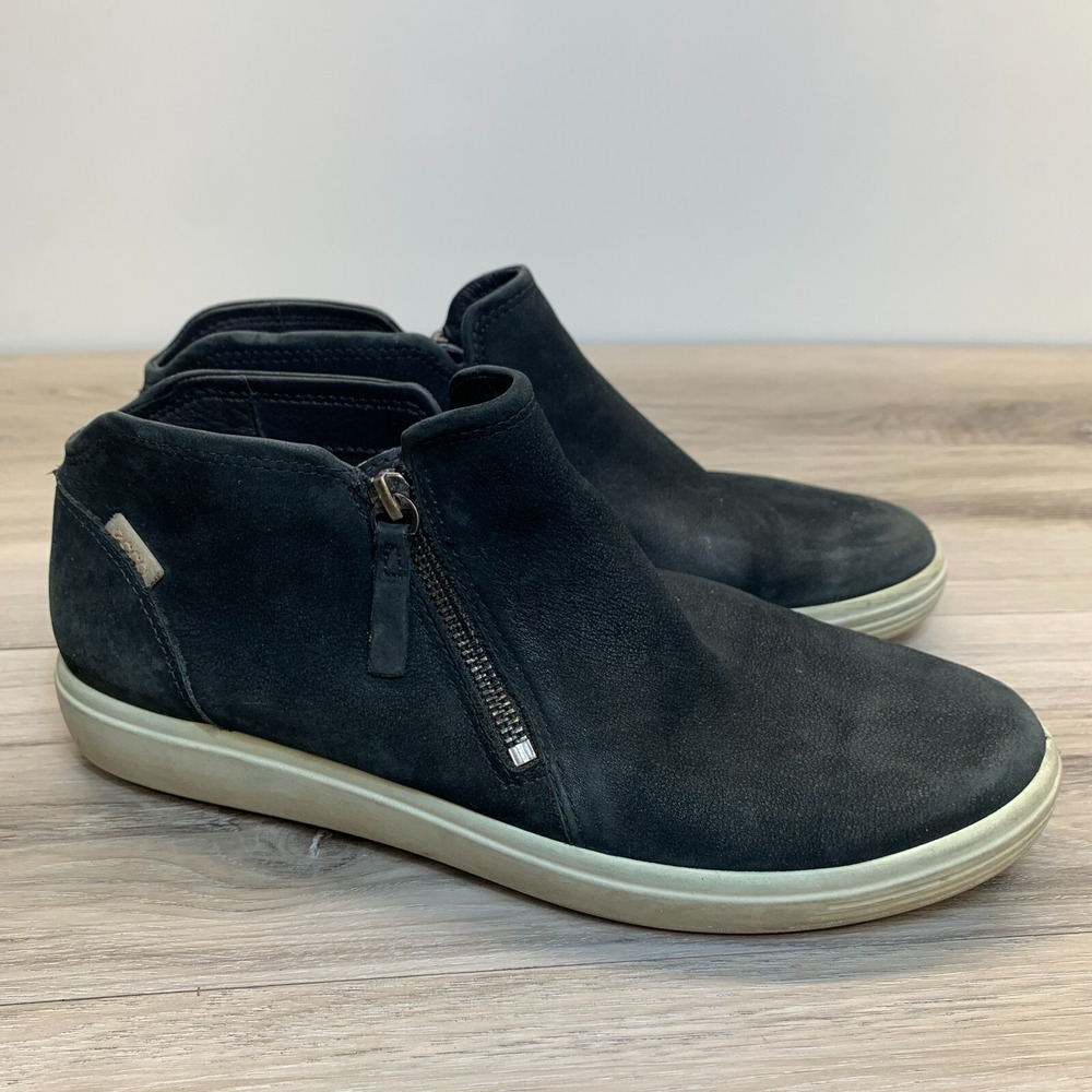 ECCO Soft‎ 7 Bootie Womens Size 10-10.5 Black Shoes Sneakers Leather Zip Mid Top